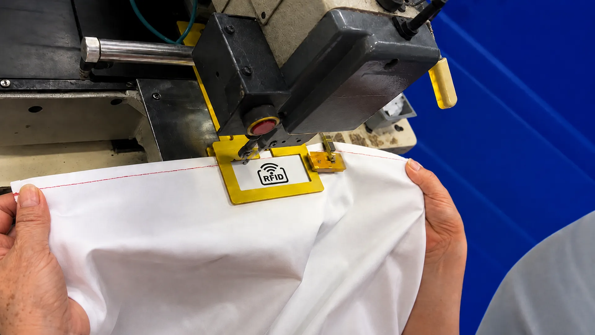 RFID for textile manufacturing with a label being integrated into linen during production